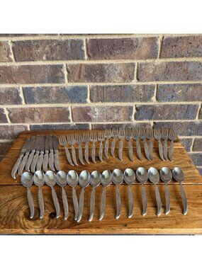 38 Pc 1847 Rogers Bros IS FLAIR Silver Plate Flatware Polished